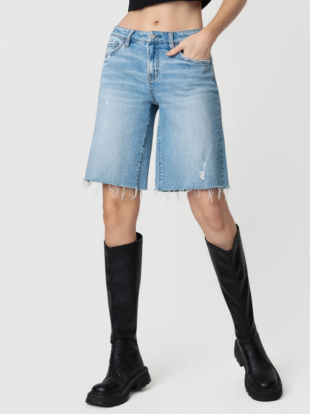 MID RISE RAW HEM MEDIUM WASH JORTS T7494