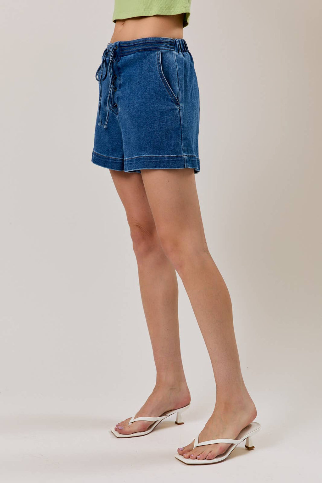 DENIM LACE-UP SHORTS W. ELASTIC WAISTBAND